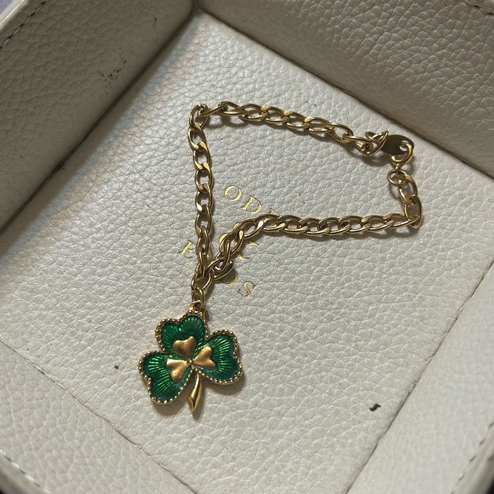Avon Three-Leaf Clover Bracelet – Lucky Charm Jewelry